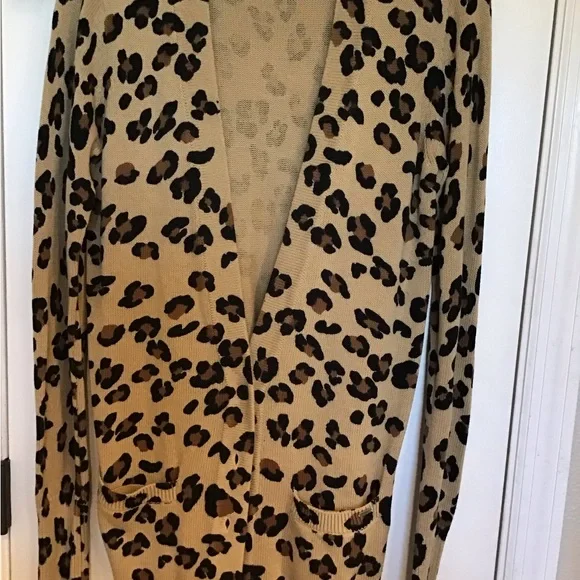 NWOT VS PINK LEOPARD CARDIGAN - Picture 8 of 13